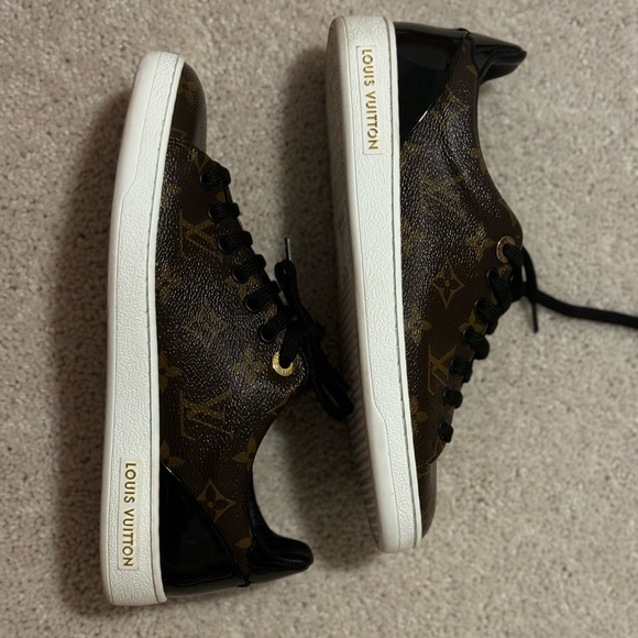 These shoes are new, they are in their box. - Picture 7 of 8